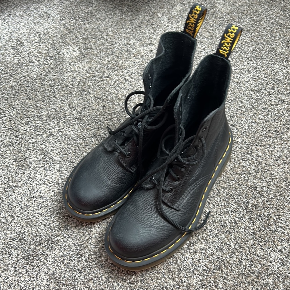 Dr. Marten Pascal’s, women’s size 8.5, black